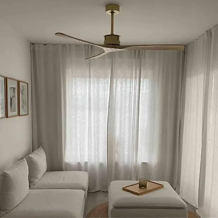 Cozy Loft With Rooftop Seaview & Pool Apartmán Okrug Gornji