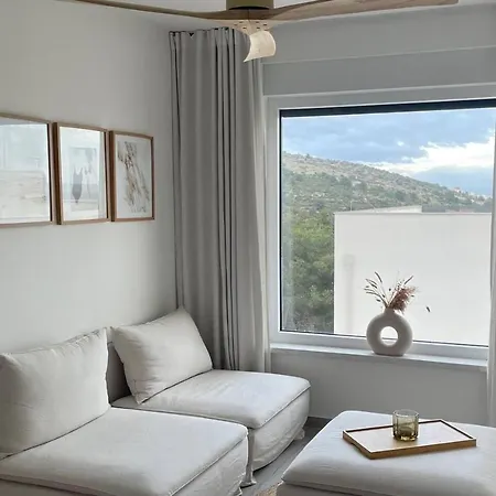Apartmán Cozy Loft With Rooftop Seaview & Pool