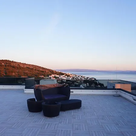 Cozy Loft With Rooftop Seaview & Pool Apartment Okrug Gornji